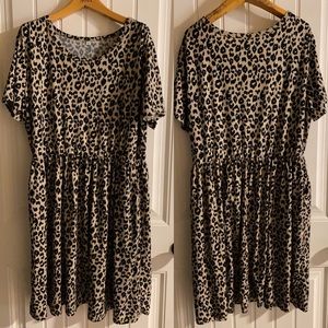 EUC Leopard print dress with pockets